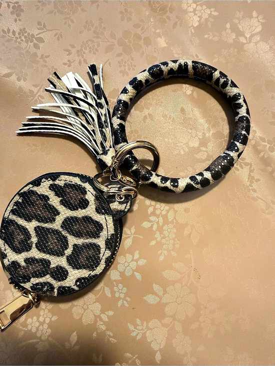 Accessories - Leopard Print Wristlet Key Pouch